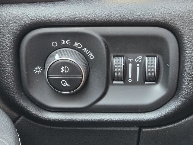 2025 Ram 3500 Laramie photo 16