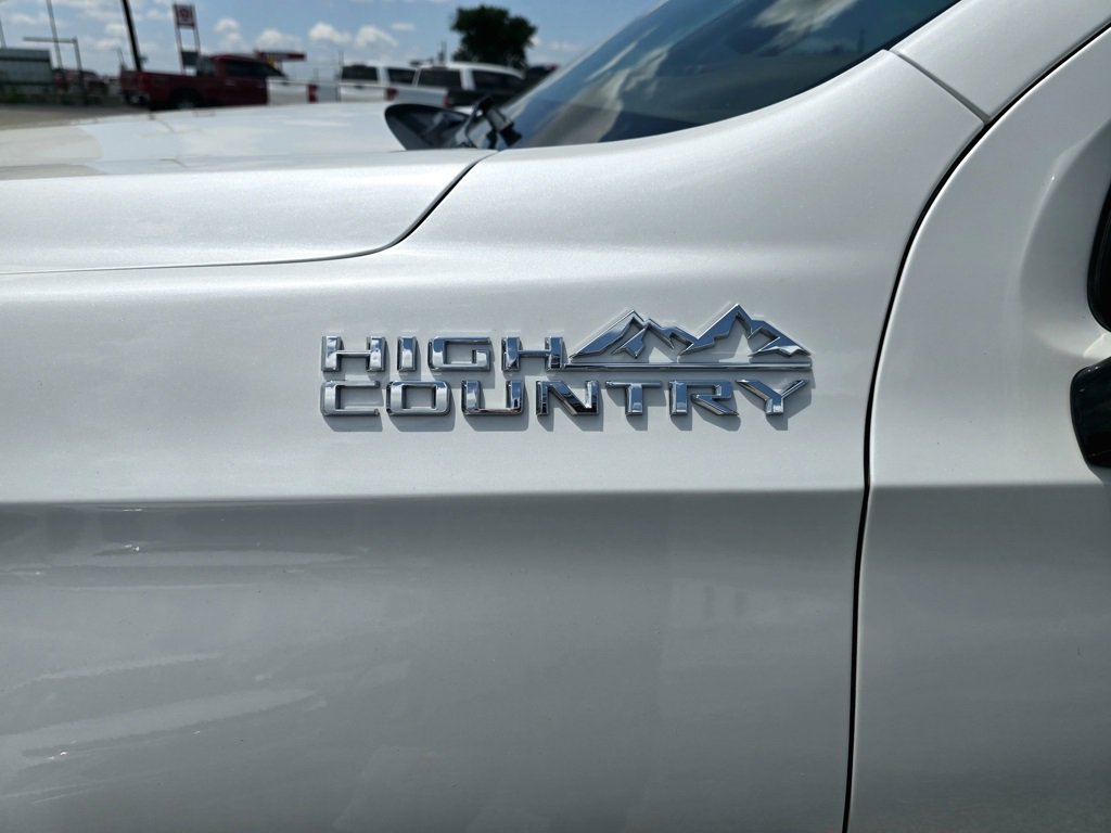 2023 Chevrolet Tahoe High Country photo 4