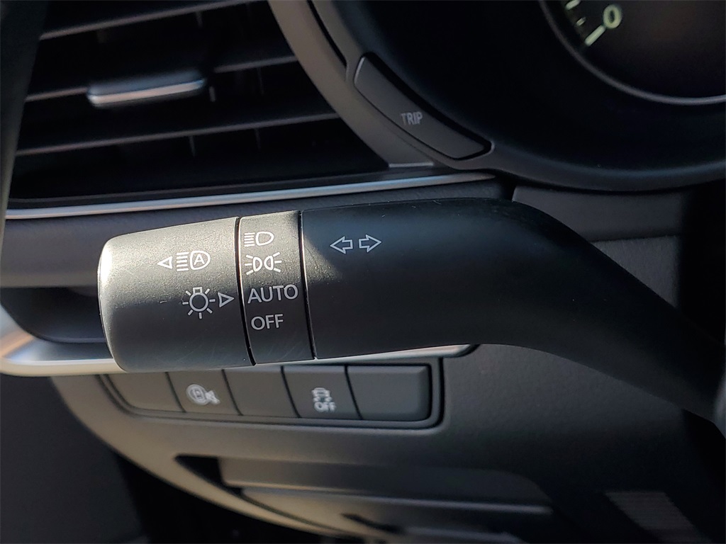 2025 Mazda Mazda3 2.5 Select Sport photo 17