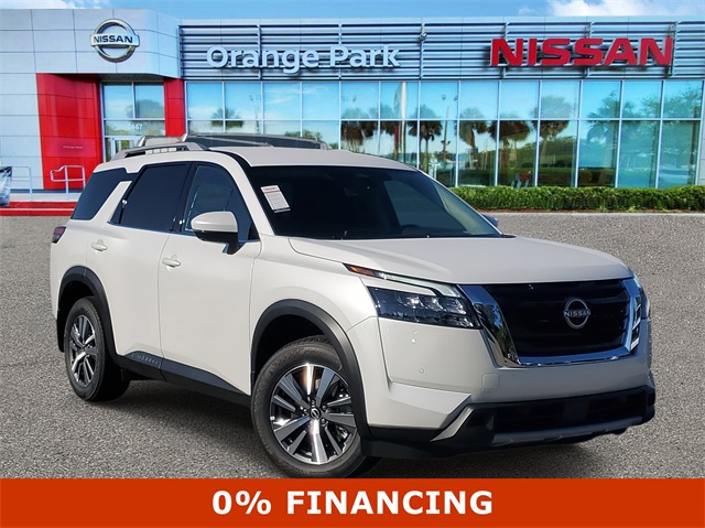 2025 Nissan Pathfinder SL's photo