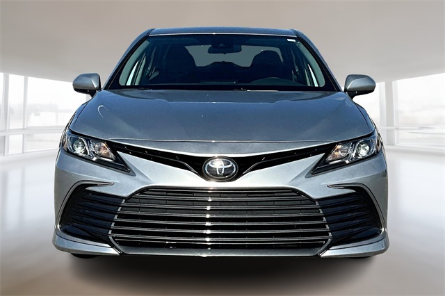 2023 Toyota Camry LE photo 3