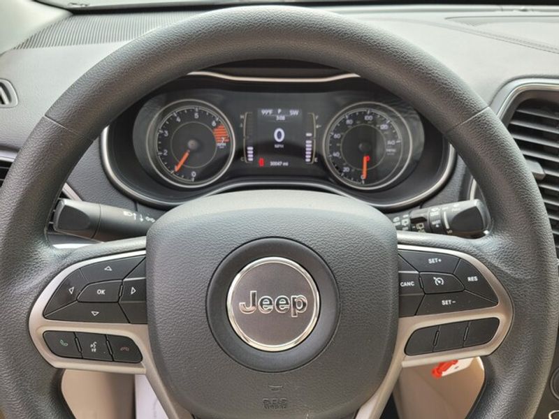 2019 Jeep Cherokee Latitude photo 20