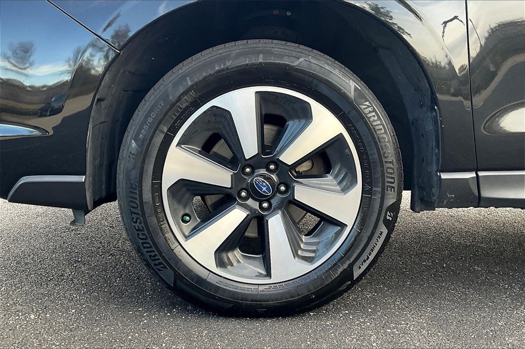 2017 Subaru Forester 2.5i Limited photo 3
