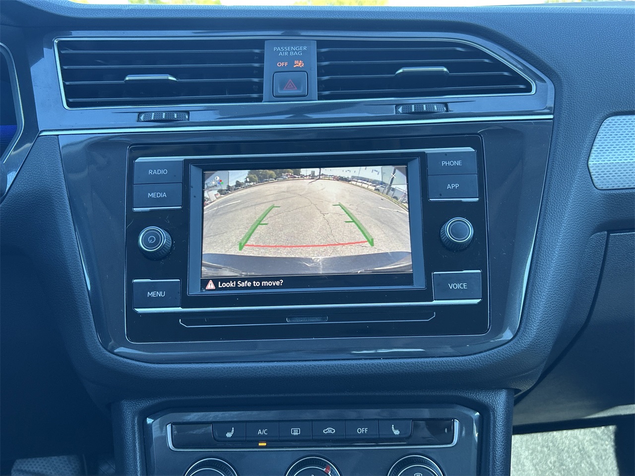 2022 Volkswagen Tiguan S photo 3