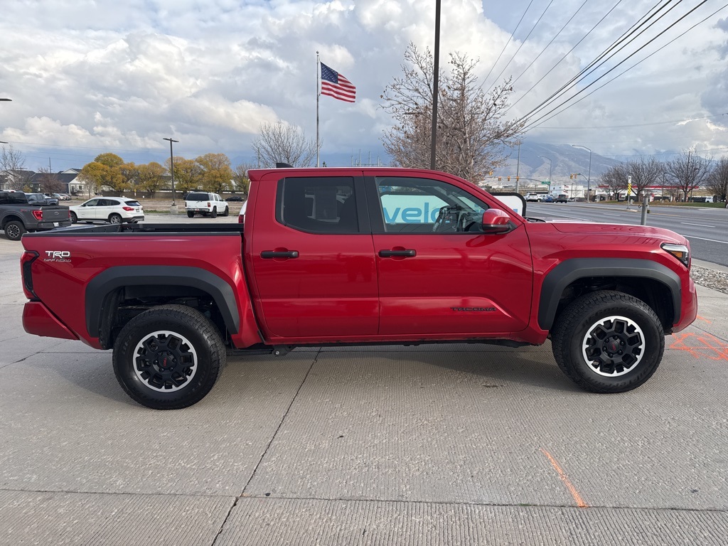 2024 Toyota Tacoma TRD Off-Road photo 2