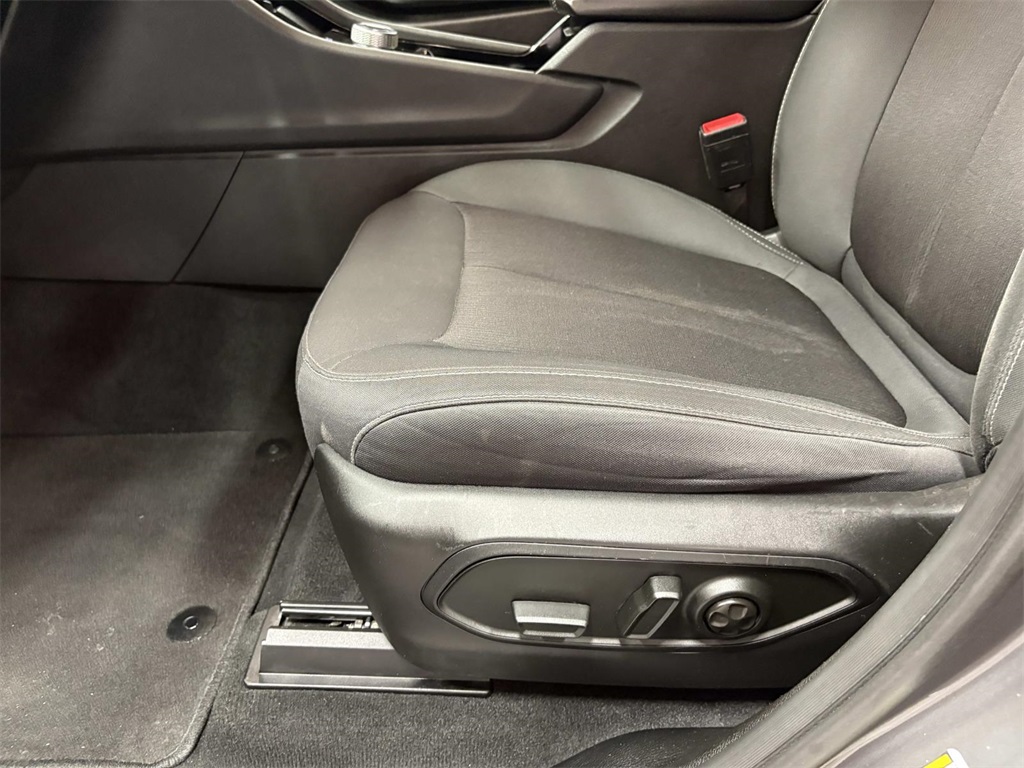 2023 Jeep Grand Cherokee Laredo photo 5