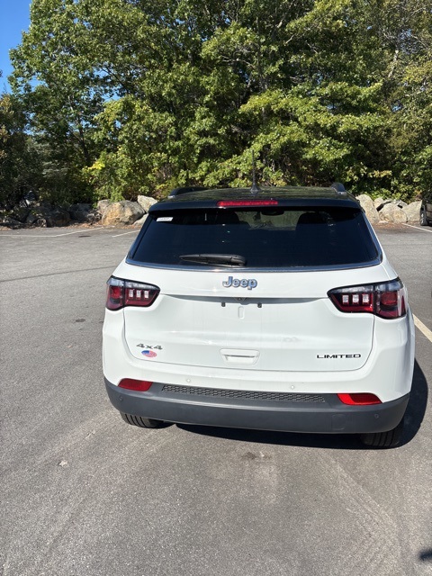 2024 Jeep Compass Limited photo 4