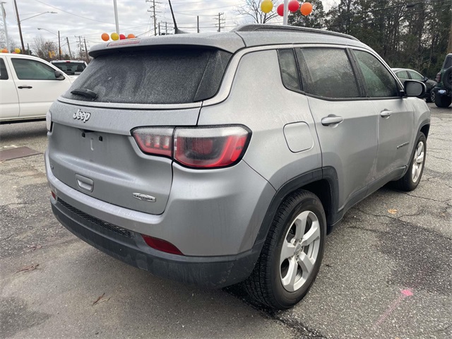 2019 Jeep Compass Latitude photo 3