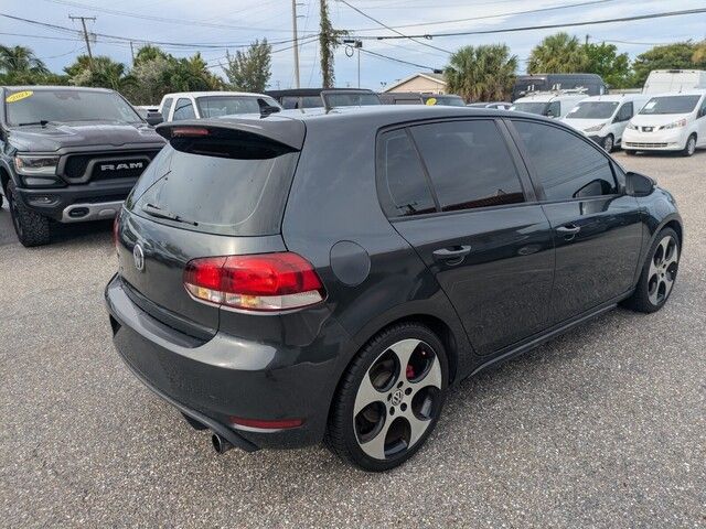 2011 Volkswagen Golf GTI photo 6