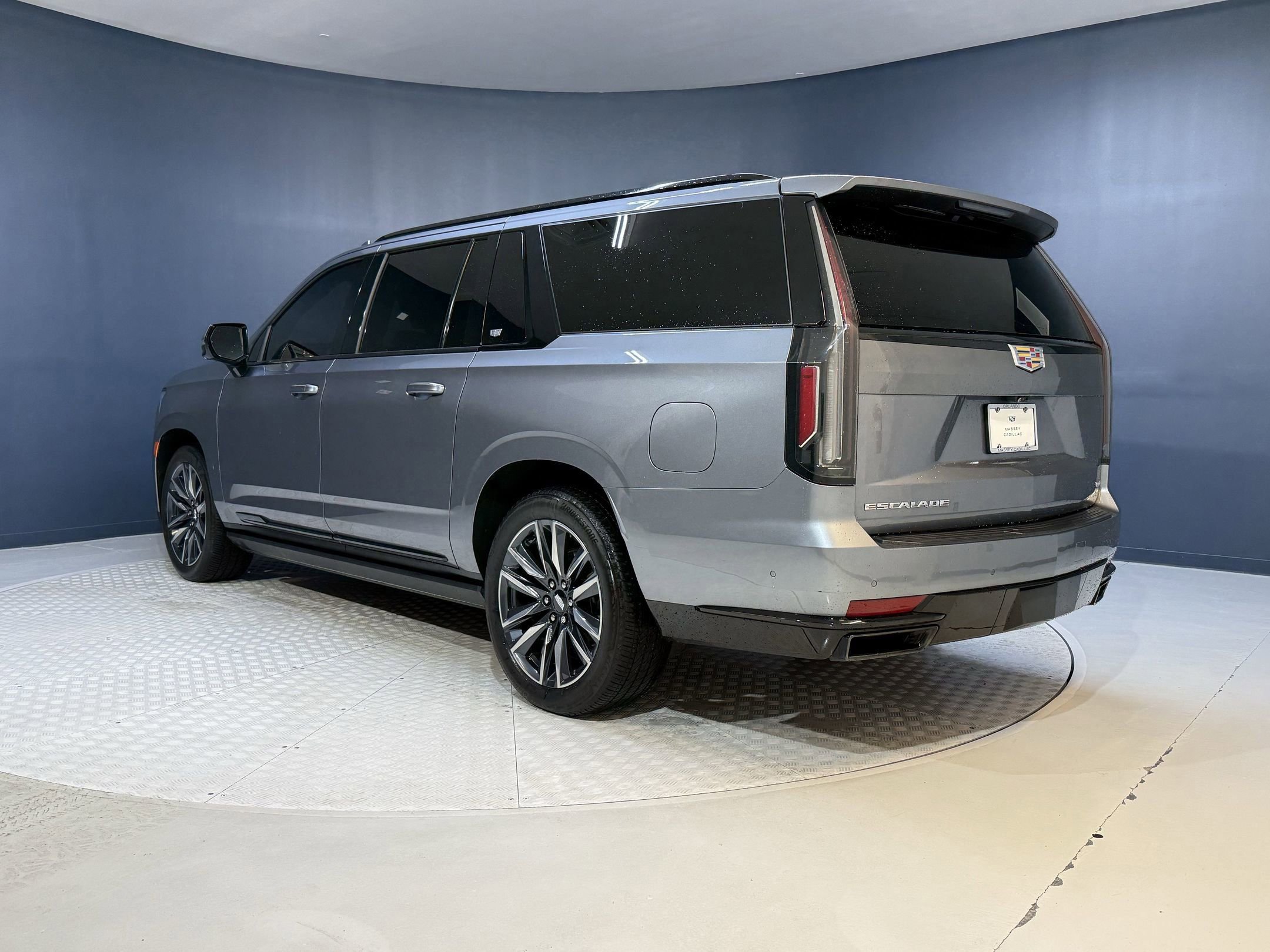 2022 Cadillac Escalade ESV Sport Platinum photo 2