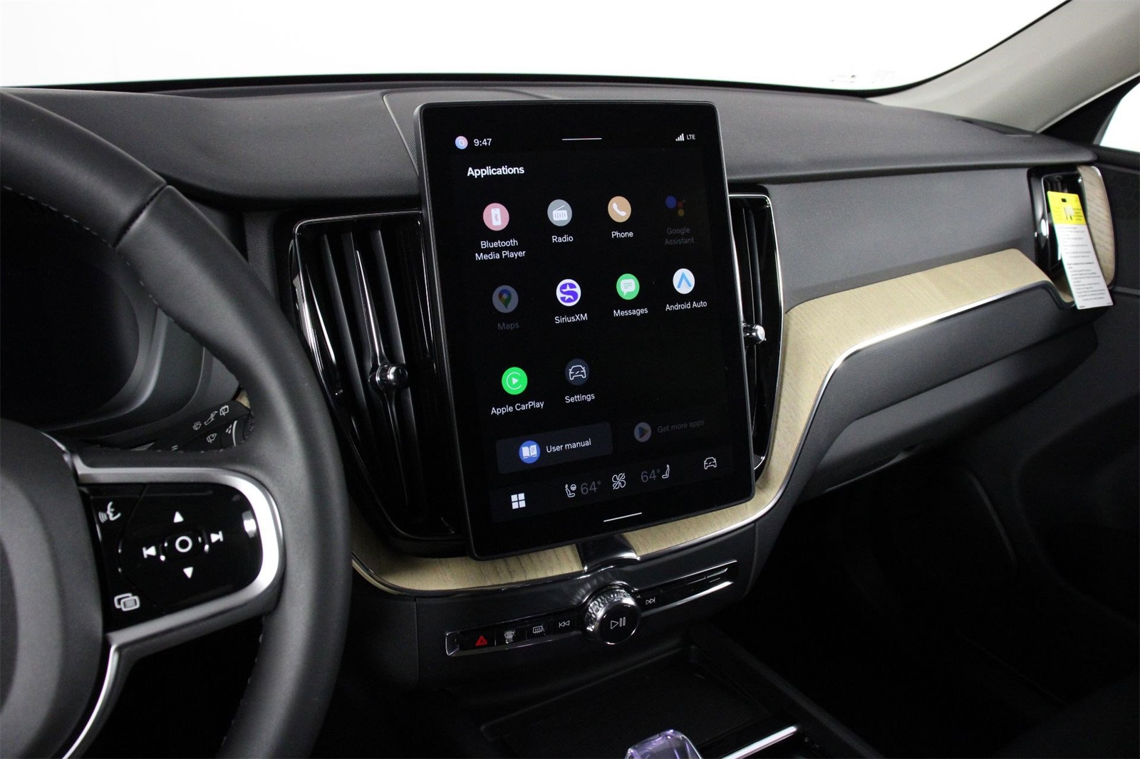 2026 Volvo XC60 B5 Plus photo 5