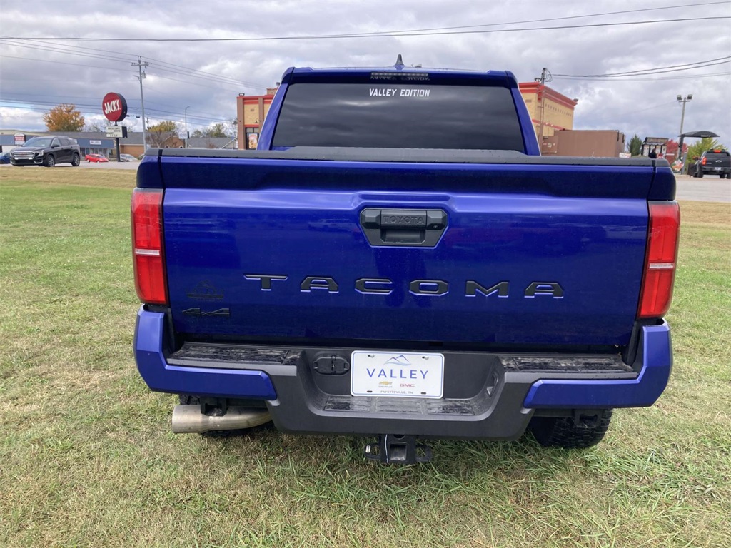 2025 Toyota Tacoma TRD Sport photo 4