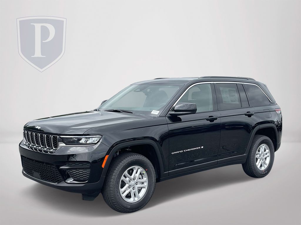 2025 Jeep Grand Cherokee Laredo X photo 3