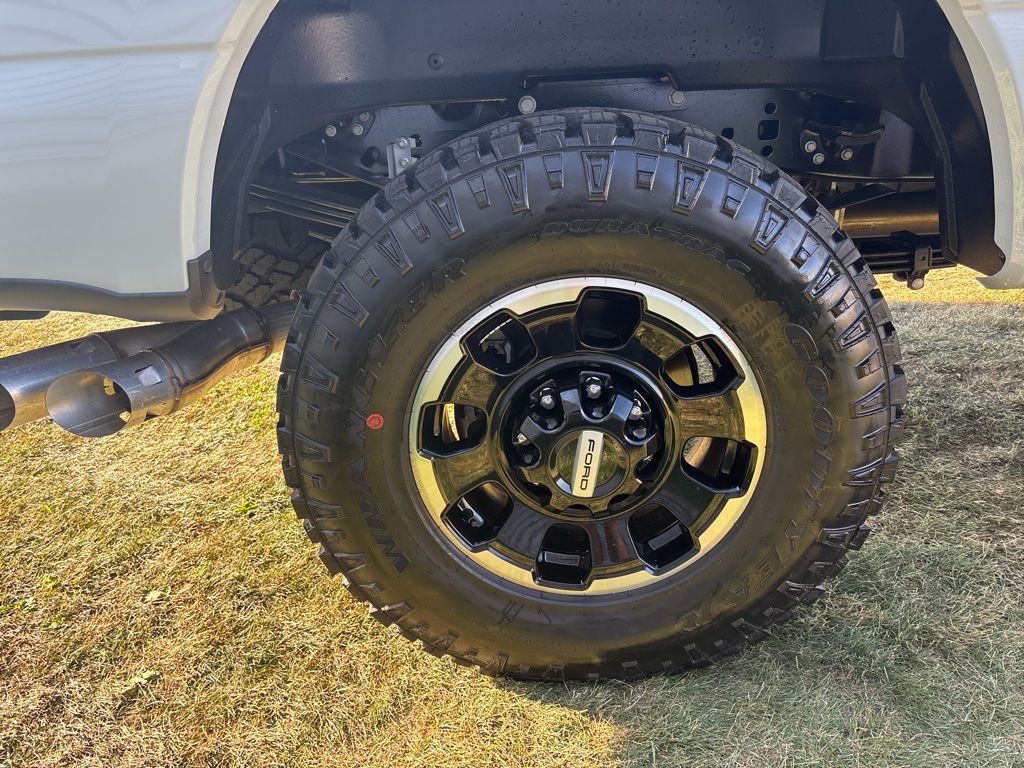 2025 Ford F-350 Lariat photo 11