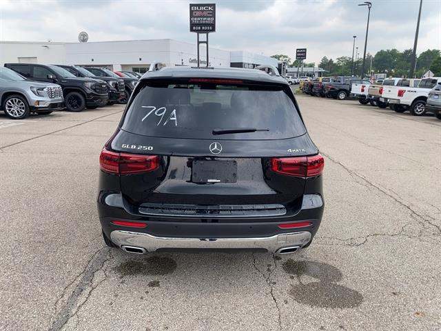 2025 Mercedes Benz GLB 250 4MATIC photo 6