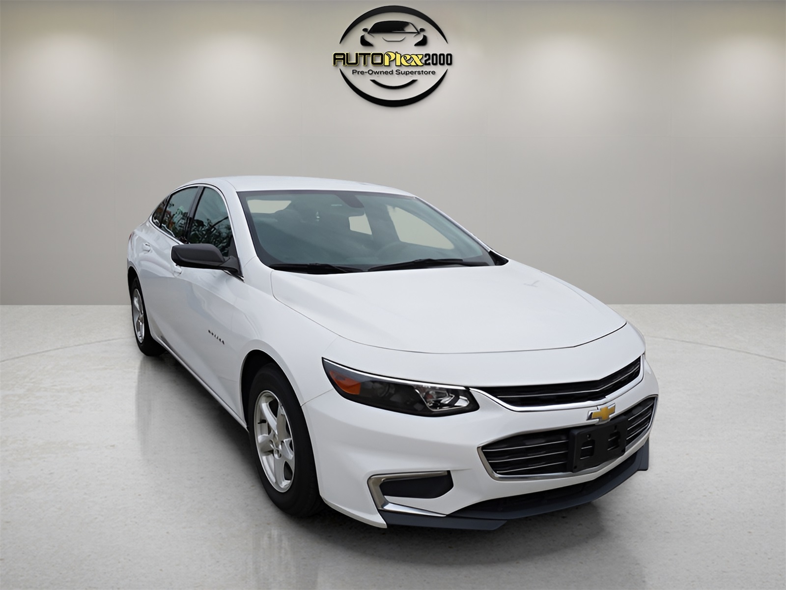 Used 2018 White Chevrolet LS image 1