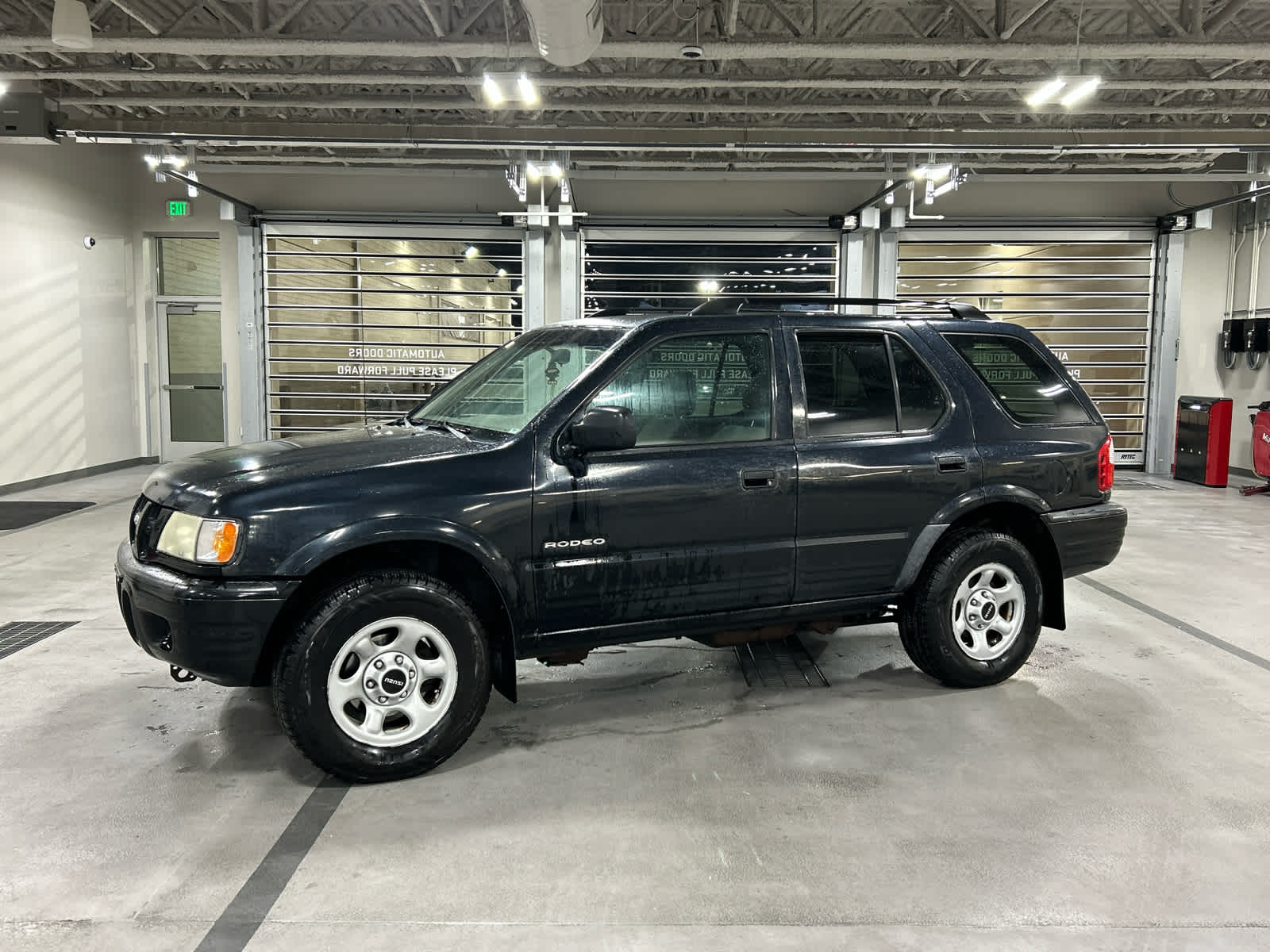 2003 Isuzu Rodeo Sport S's photo