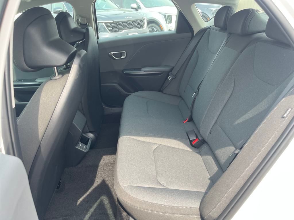 2025 Kia K4 LXS photo 14