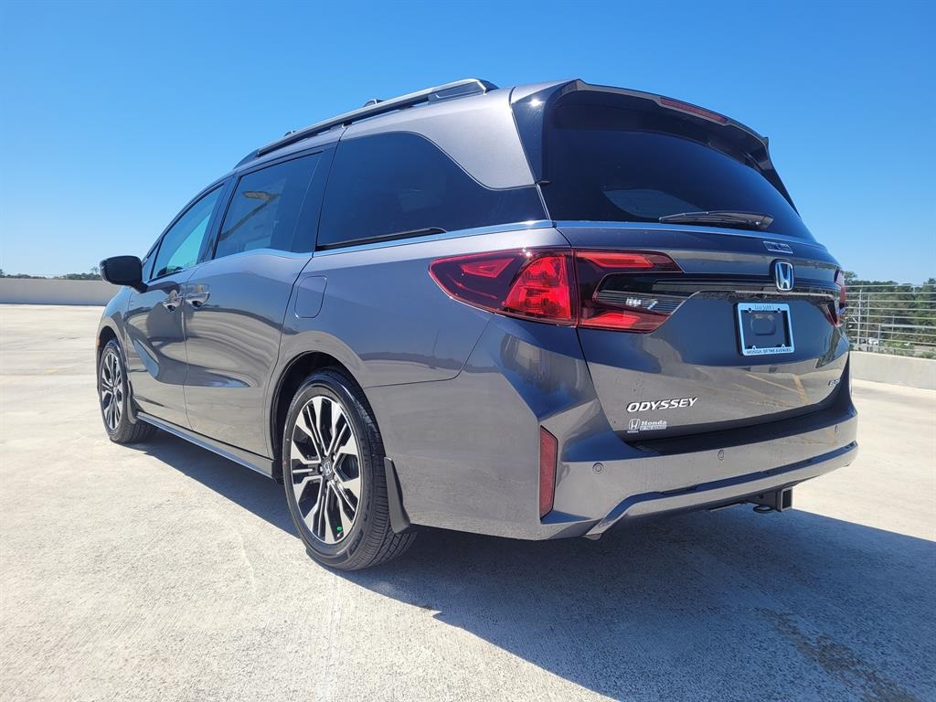 2026 Honda Odyssey Elite photo 5