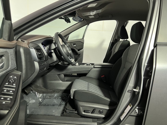 2023 Nissan Rogue SV photo 20