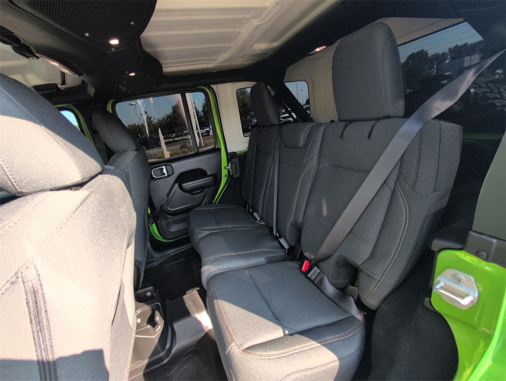 2025 Jeep Wrangler photo 16