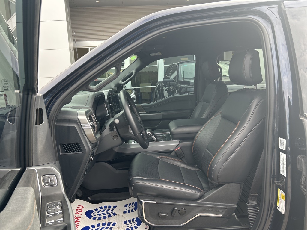 2024 Ford F-150 Lariat photo 2