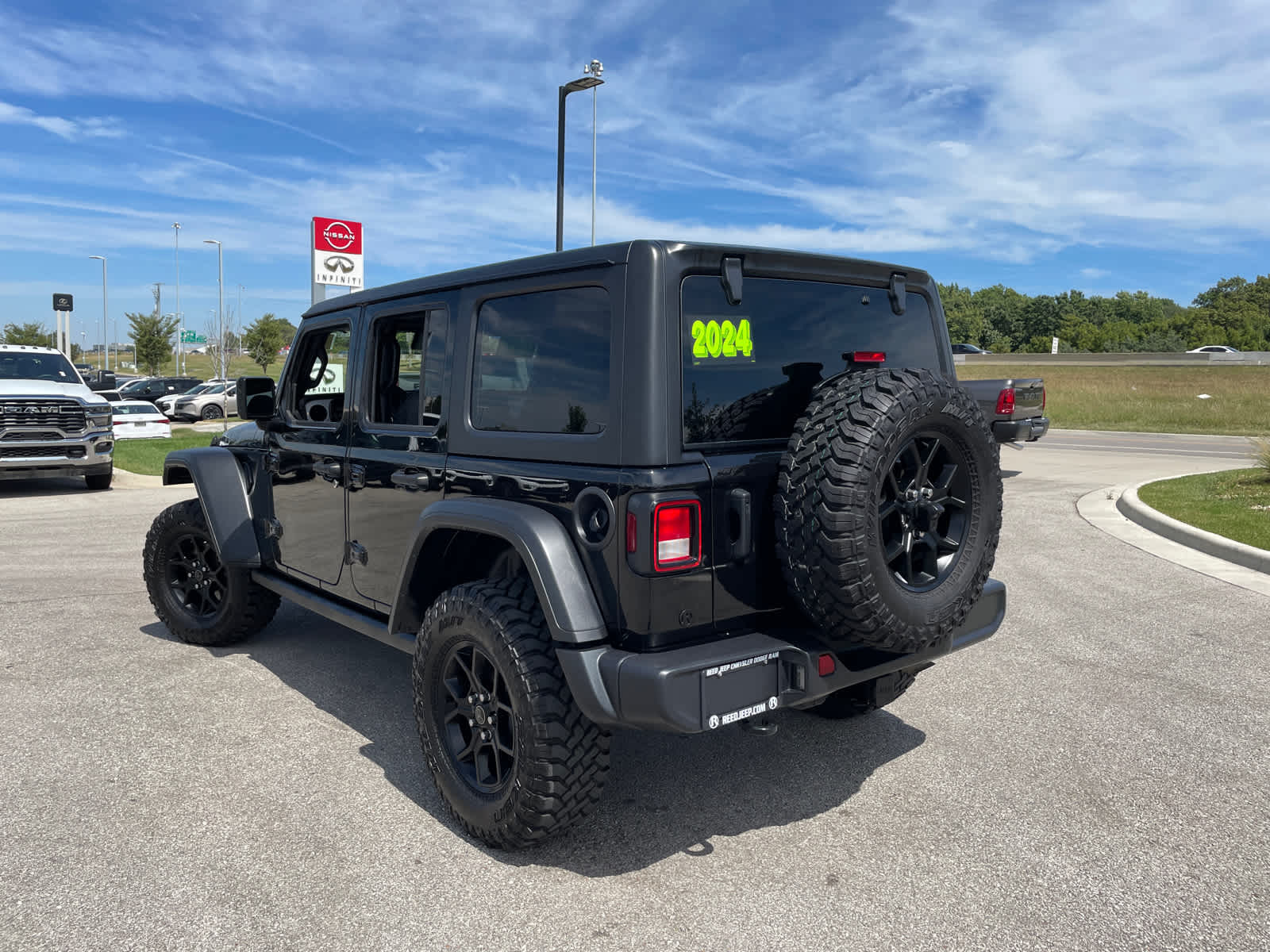 2024 Jeep Wrangler Willys photo 7