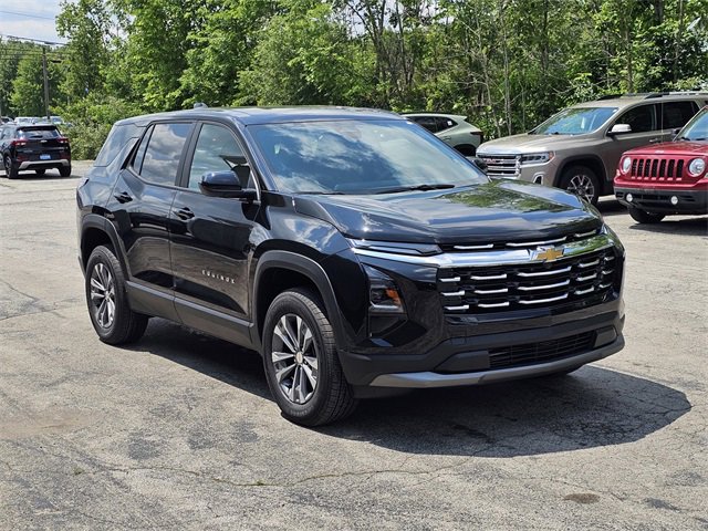 2026 Chevrolet Equinox LT photo 2