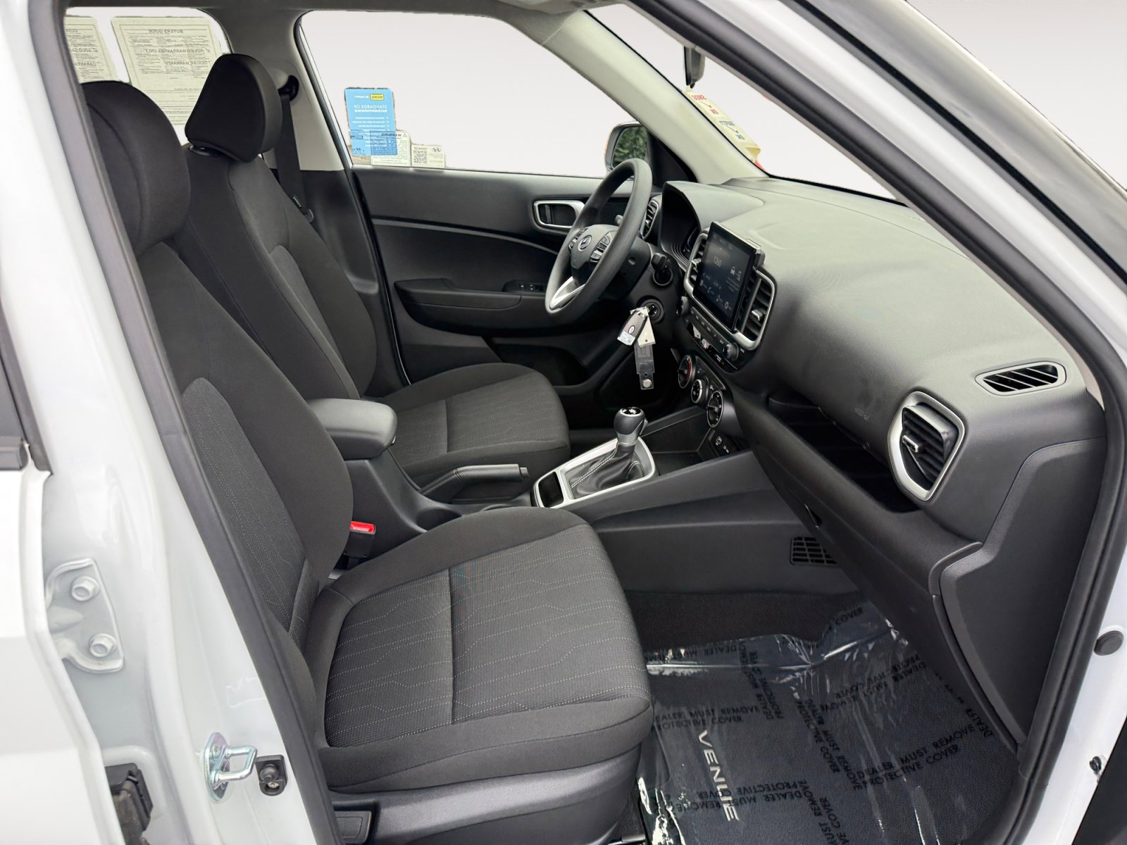 2025 Hyundai Venue SE photo 19