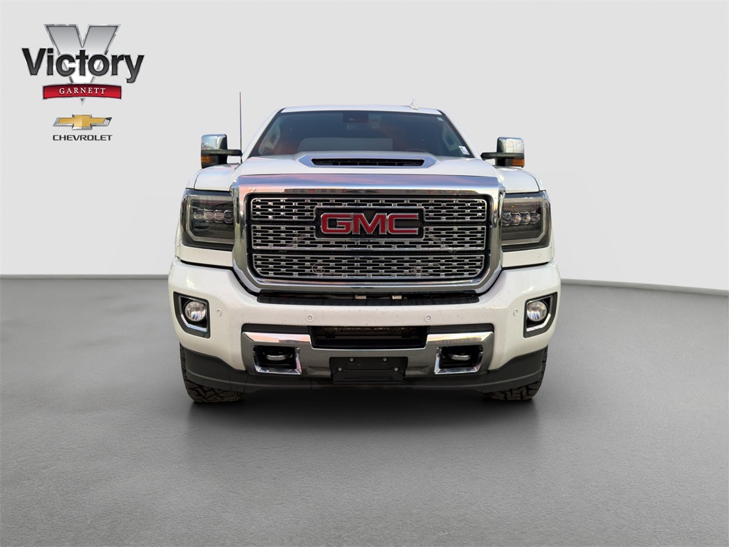 Used 2019 GMC Sierra 2500 Denali HD Denali with VIN 1GT12SEY9KF227163 for sale in Kansas City