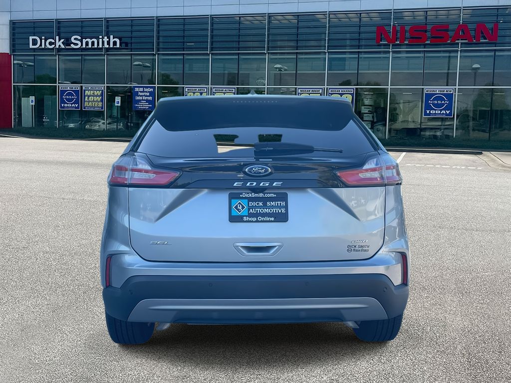 2023 Ford Edge SEL photo 3