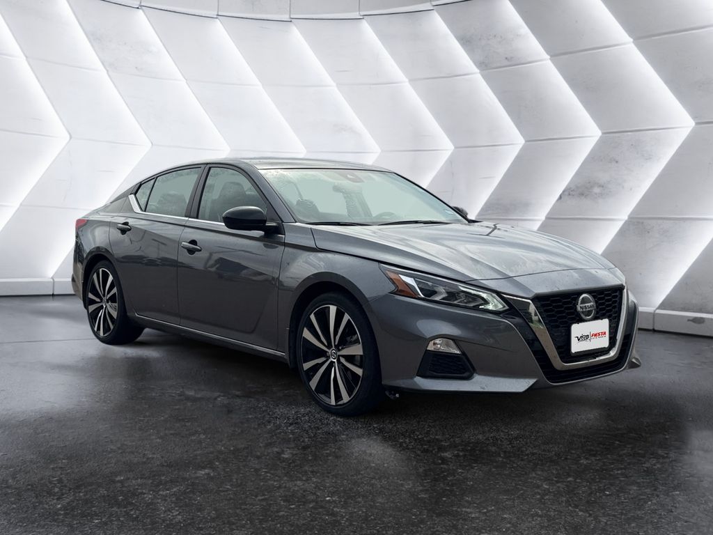 2022 Nissan Altima SR