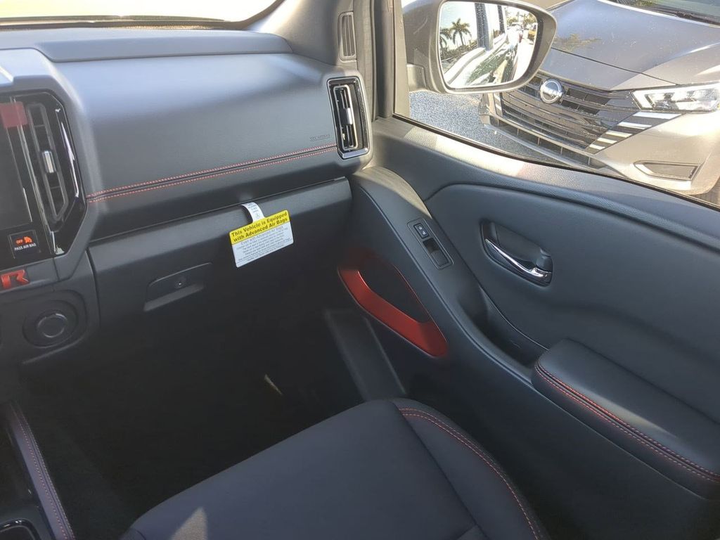 2025 Nissan Frontier PRO-4X photo 15