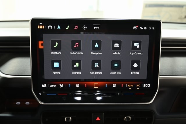 2025 Volkswagen ID. Buzz Pro Plus photo 4