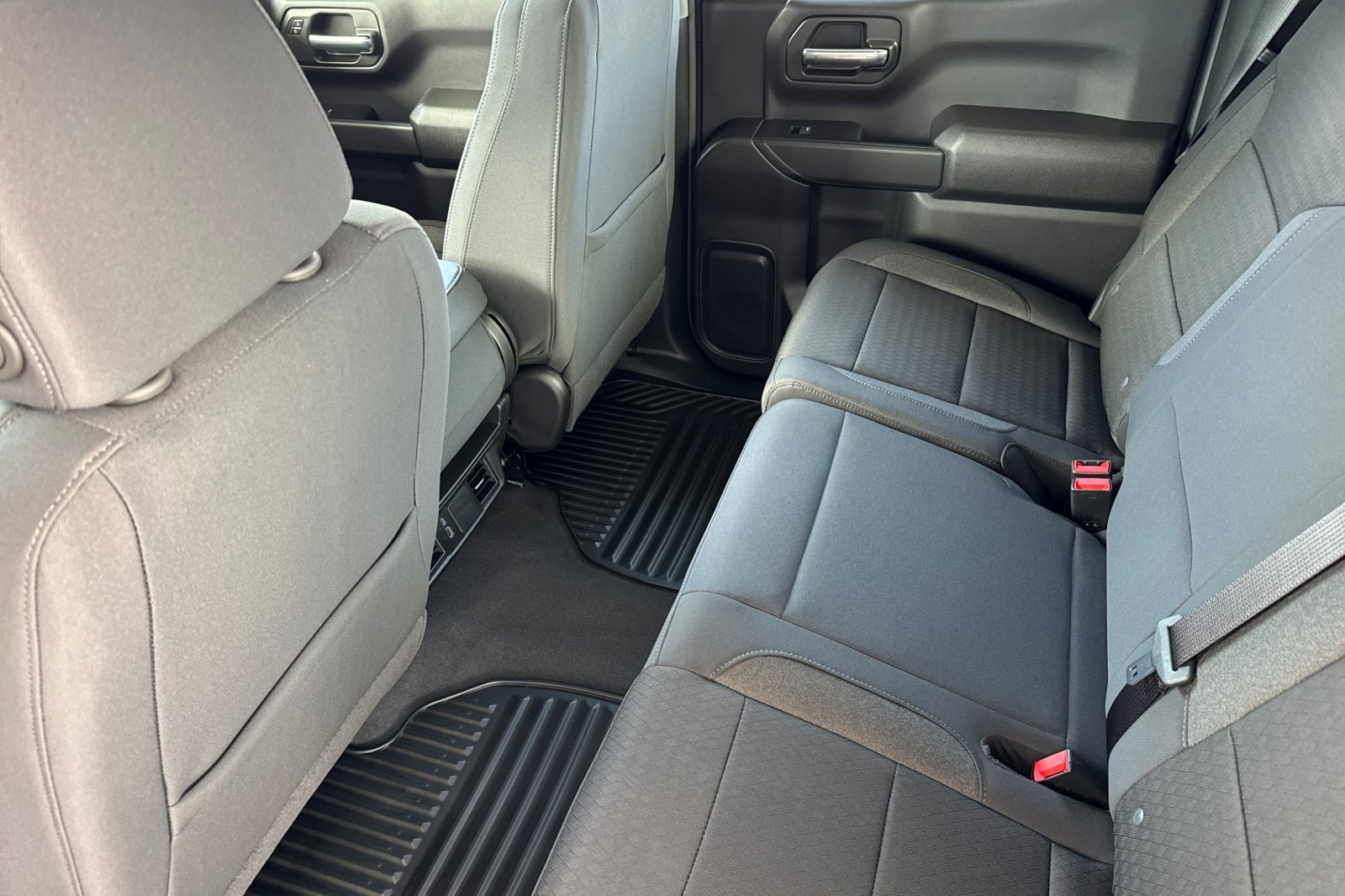 2025 Chevrolet Silverado 1500 Custom photo 11