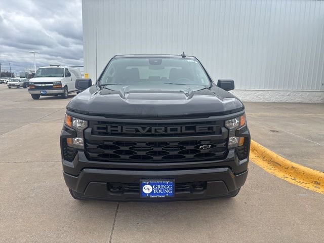 2025 Chevrolet Silverado 1500 Custom photo 2