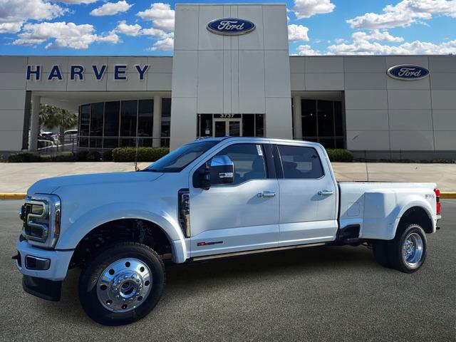 2026 Ford F-450 Super Duty Platinum's photo