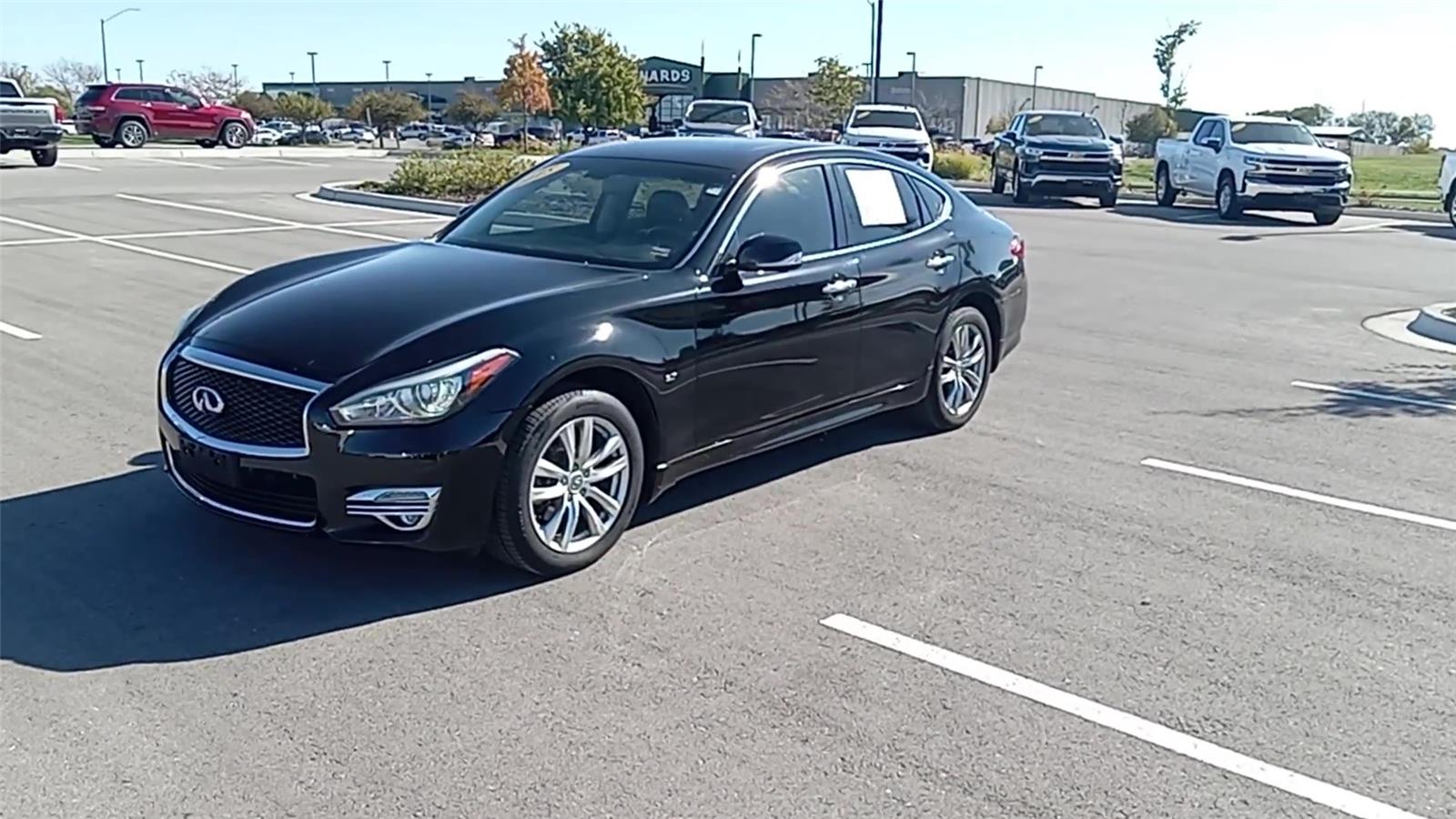 2015 Infiniti Q70 Premium photo 4