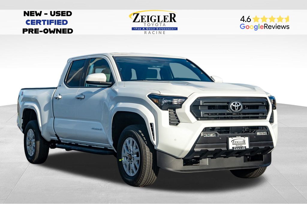 2025 Toyota Tacoma SR5's photo