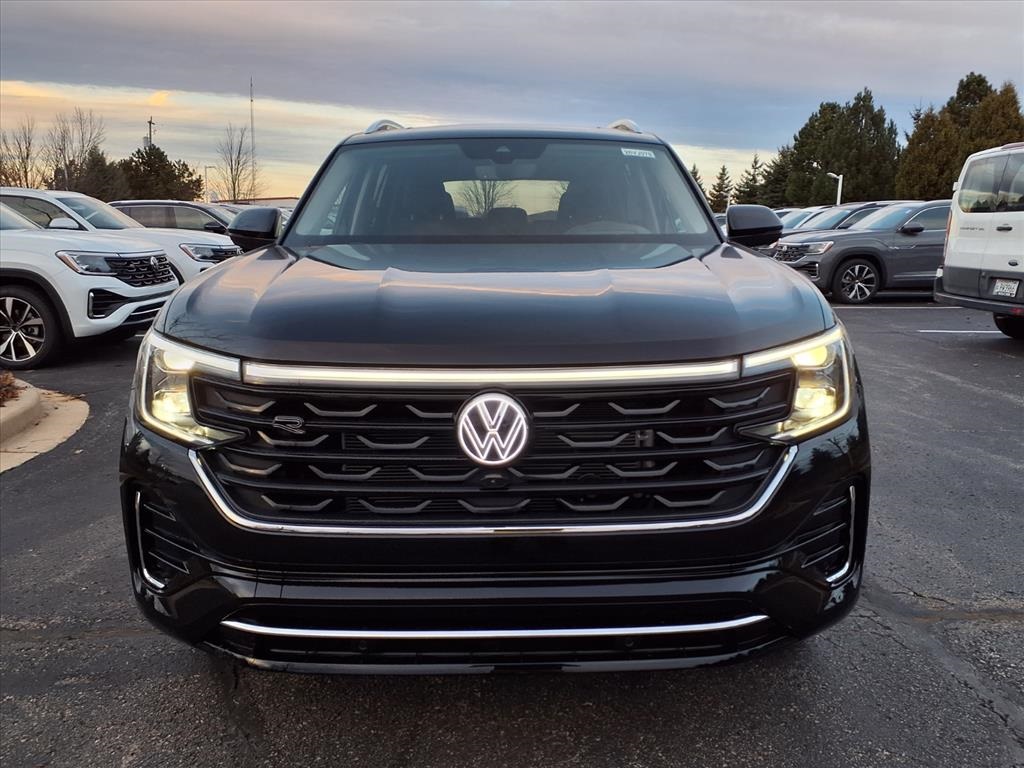 2026 Volkswagen Atlas SEL Premium R-Line photo 2