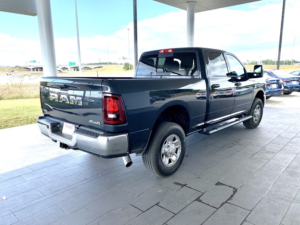 2025 Ram 2500 Tradesman photo 3