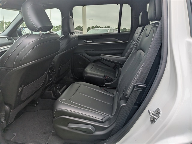 2025 Jeep Grand Cherokee Limited photo 12