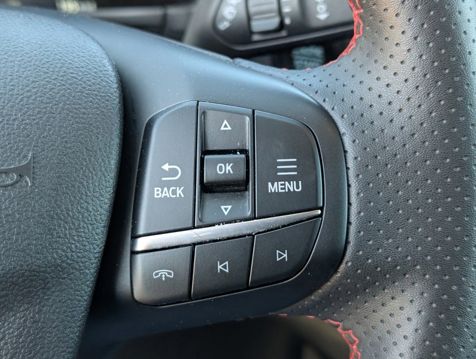 2024 Ford Escape ST-Line photo 27