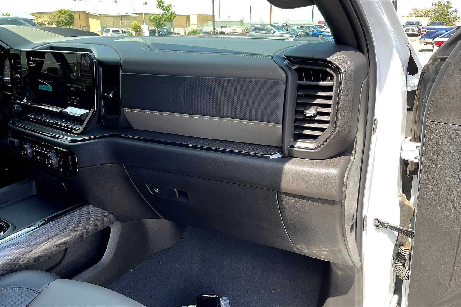 2025 Chevrolet Silverado 2500HD ZR2 photo 18