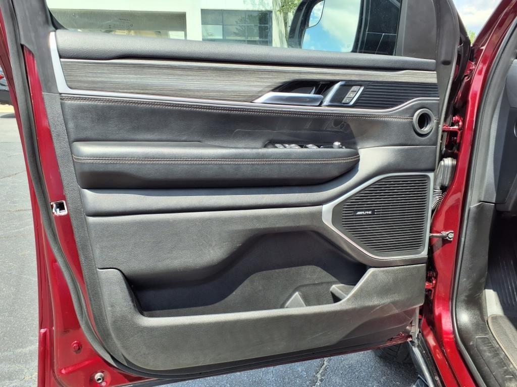 2023 Jeep Wagoneer L Series II photo 4