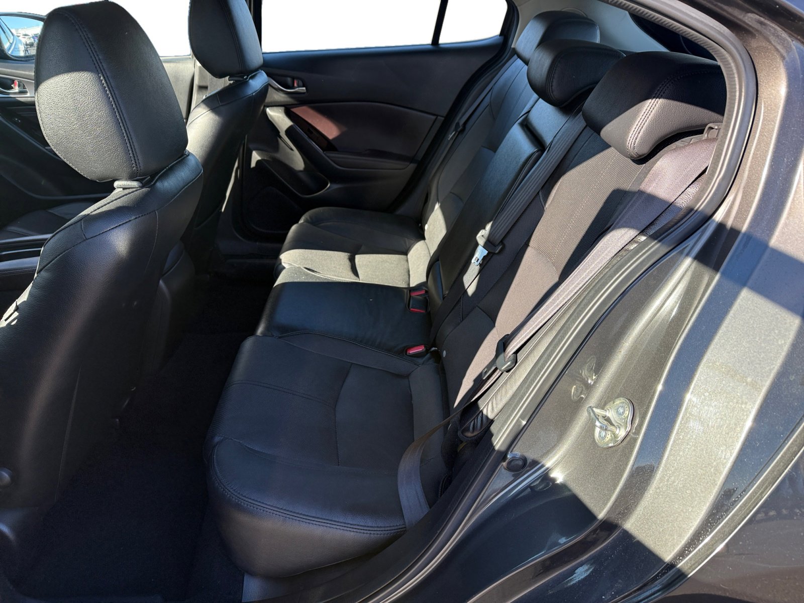 2018 Mazda Mazda3 Grand Touring photo 16