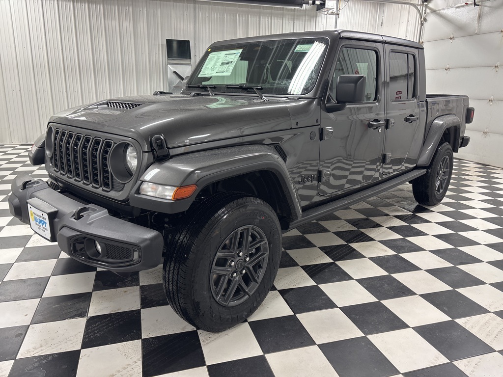 2026 Jeep Gladiator Sport S's photo