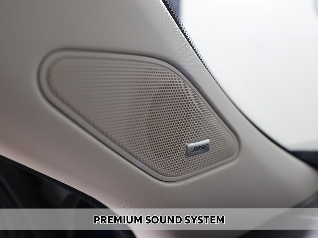 2025 Mitsubishi Outlander PHEV SEL Platinum photo 4