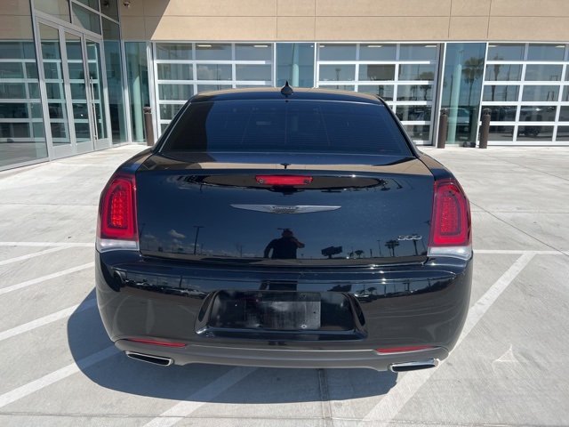 2023 Chrysler 300 Touring photo 15