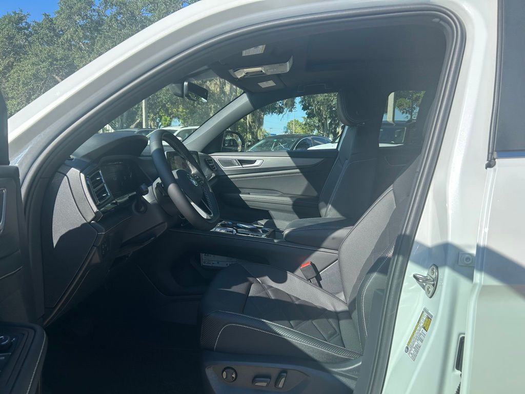 2026 Volkswagen Atlas Cross Sport SE Technology photo 4